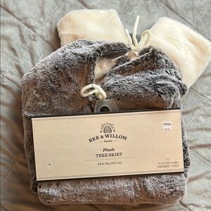 Bee & Willow Plush Tree Skirt - Gray and Cream